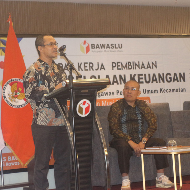 Rapat kerja pembinaan dan pengelolaan keuangan pada sekretariat panwascam se-kabupaten Musi Rawas Utara