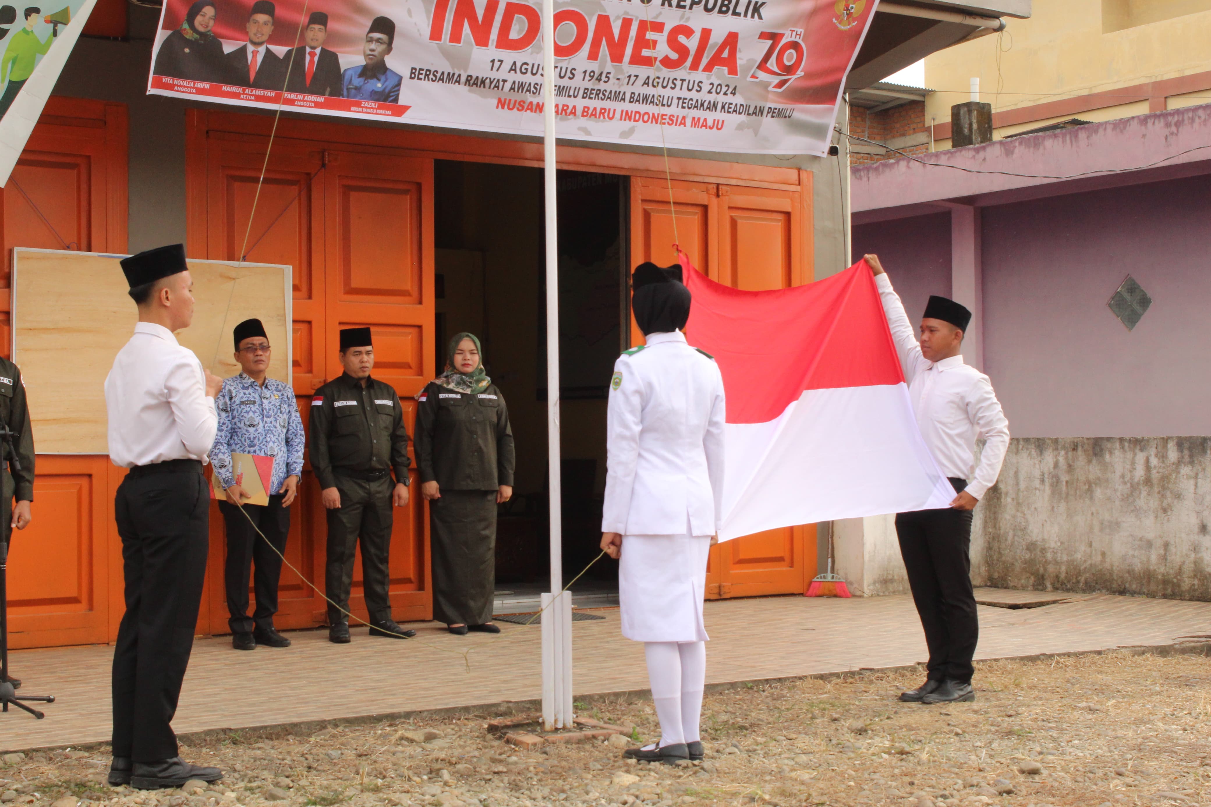 Dokumentasi Saat Pengibaran Bendera Merah Putih